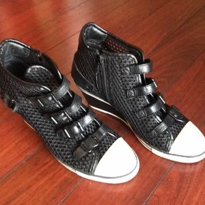 Black High top mesh and leather sneakers
